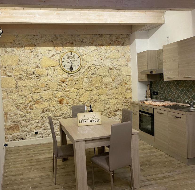 Guest House Tzia Udroni Ossi Extérieur photo